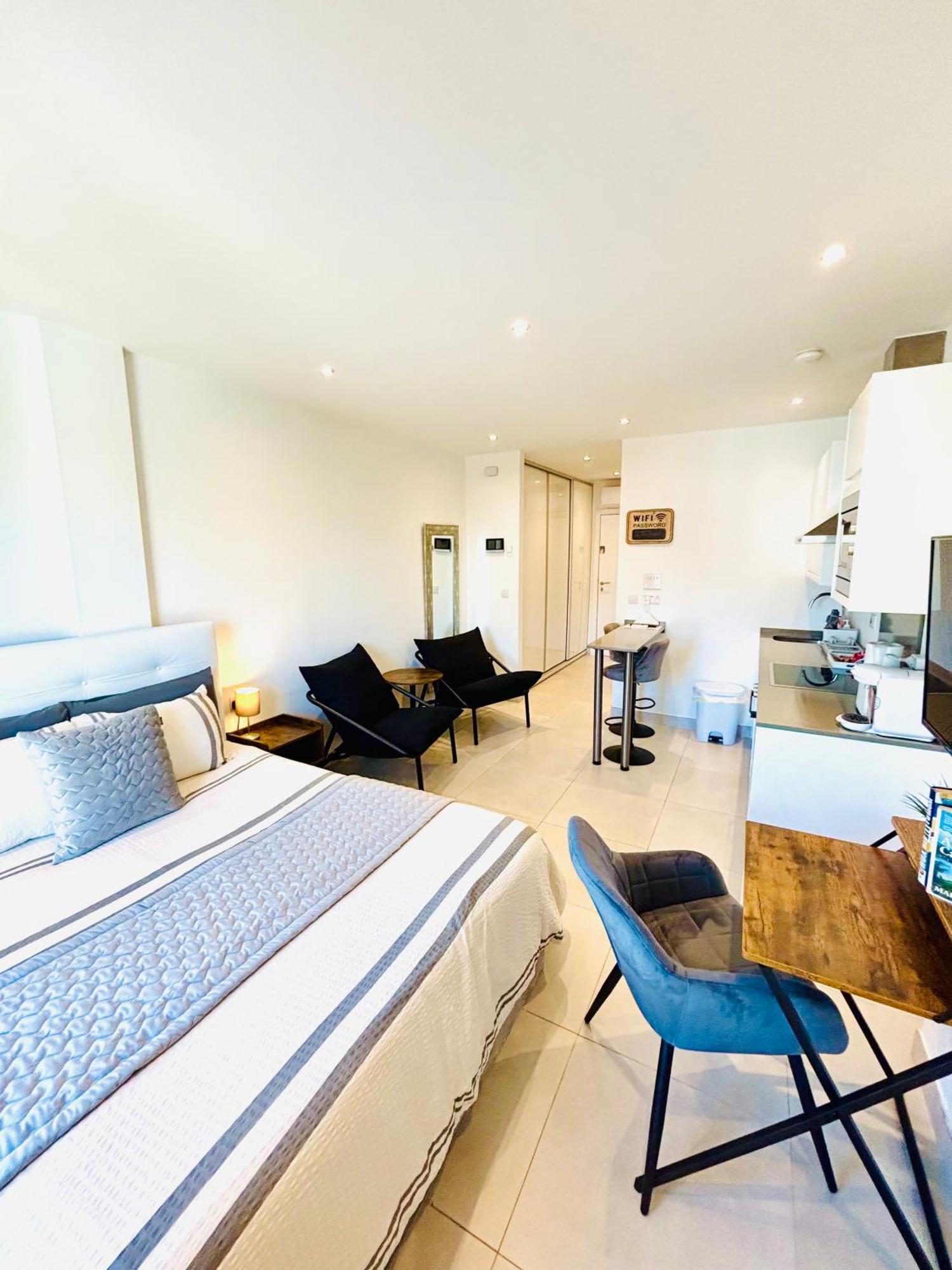 Gibraltar Central Suites Ngoại thất bức ảnh